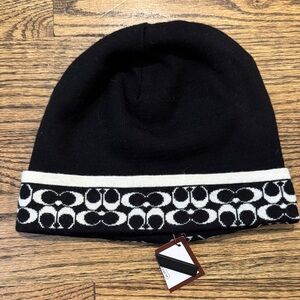 Coach little c’s Black merino wool Beanie